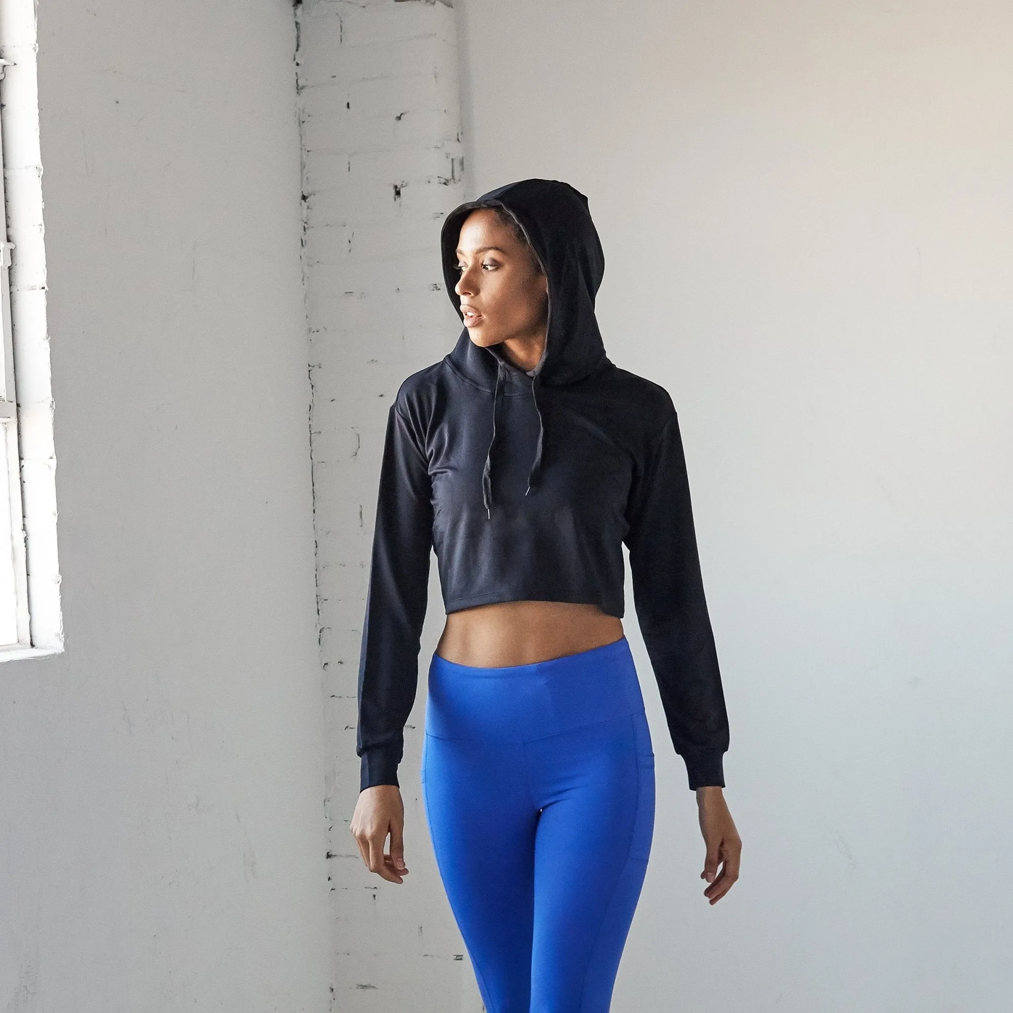 Cropped Hoodie - Black