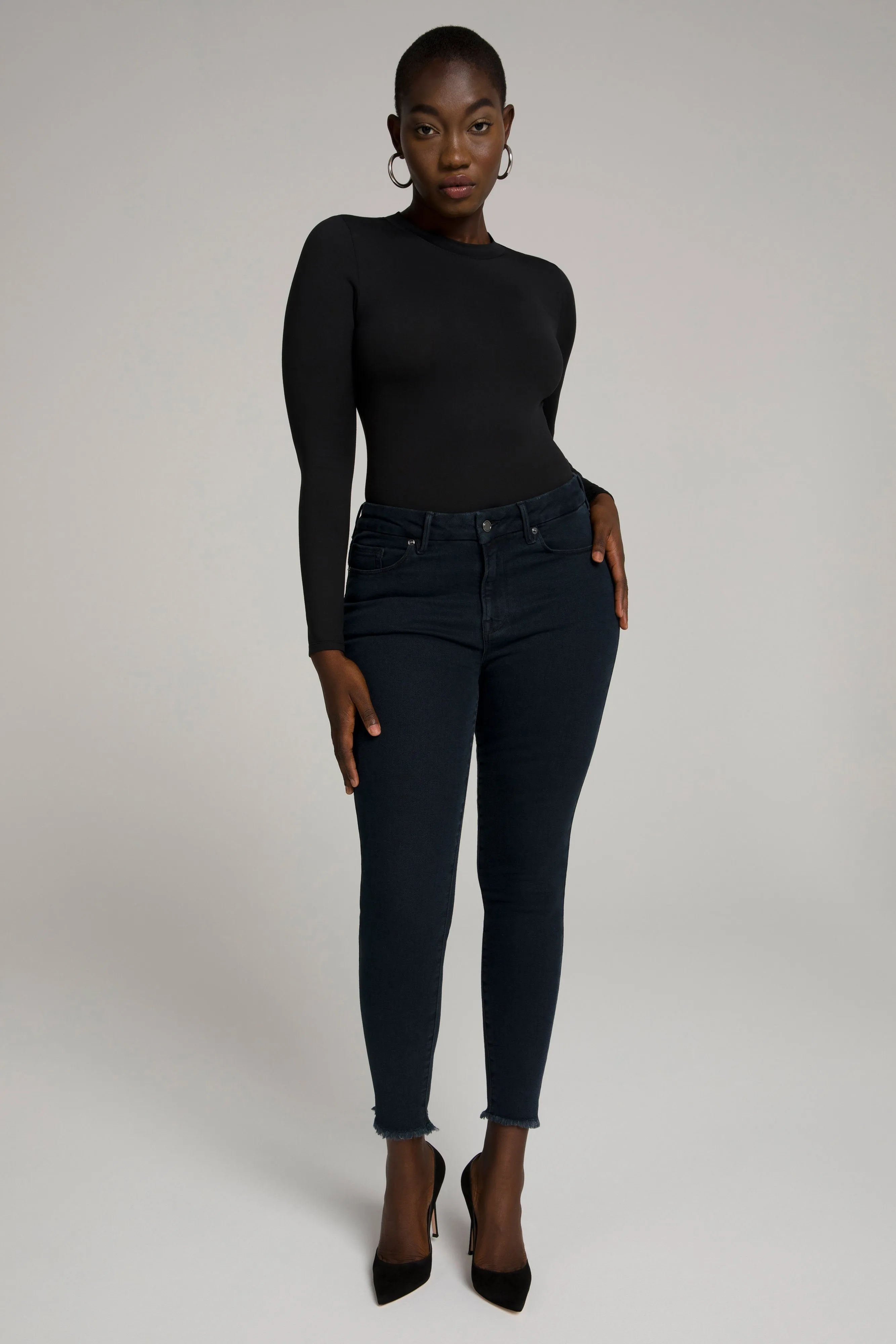 GOOD LEGS CROP FRAY HEM | BLACK094