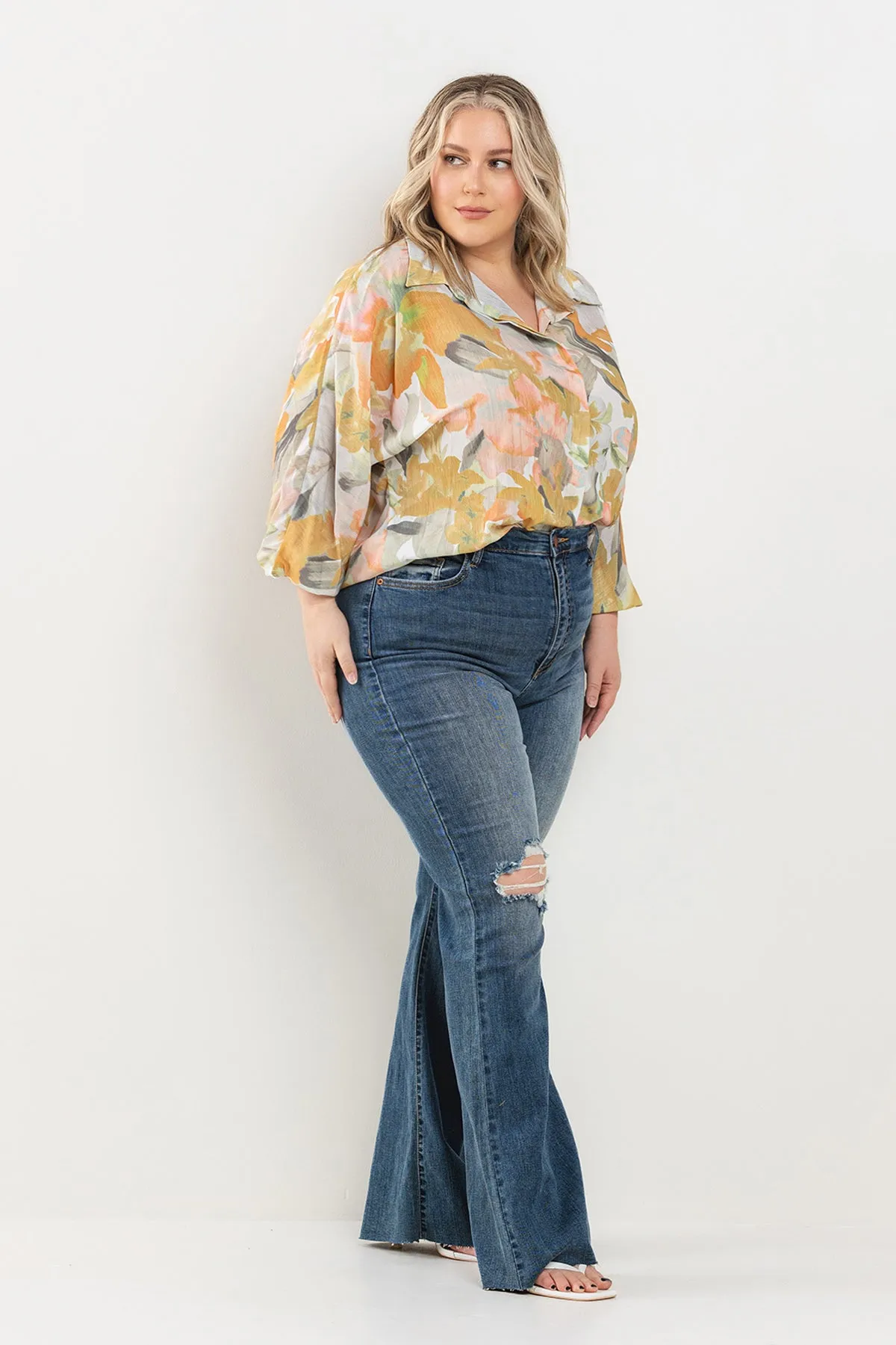 PLUS SIZE* HIGH RISE WIDE FLARE W/ DISTRESS AND RAW HEM / SP-P11463MD-PL