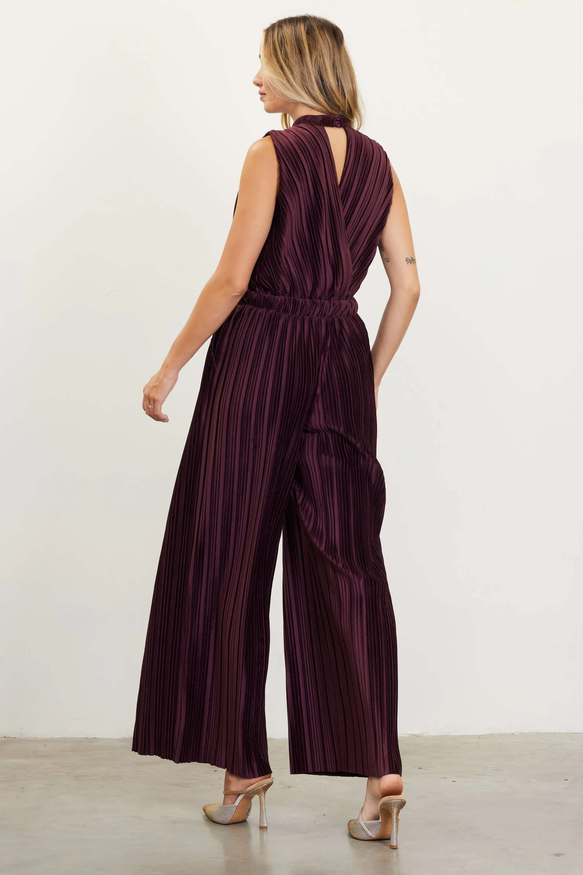 Sleeveless Pleated Jumpsuit