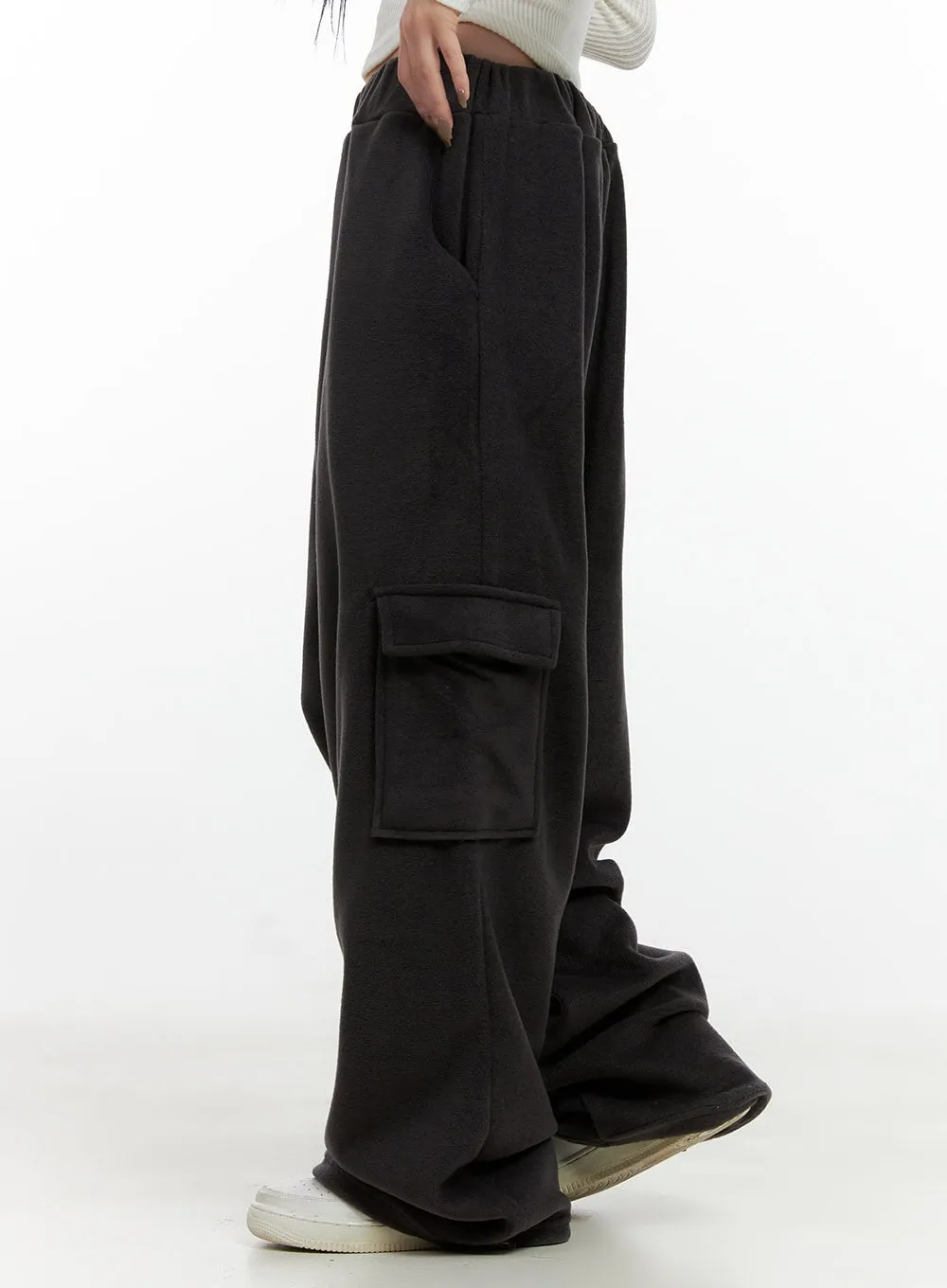 Wide-Fit Polyester Cargo Pocket Pants CN408