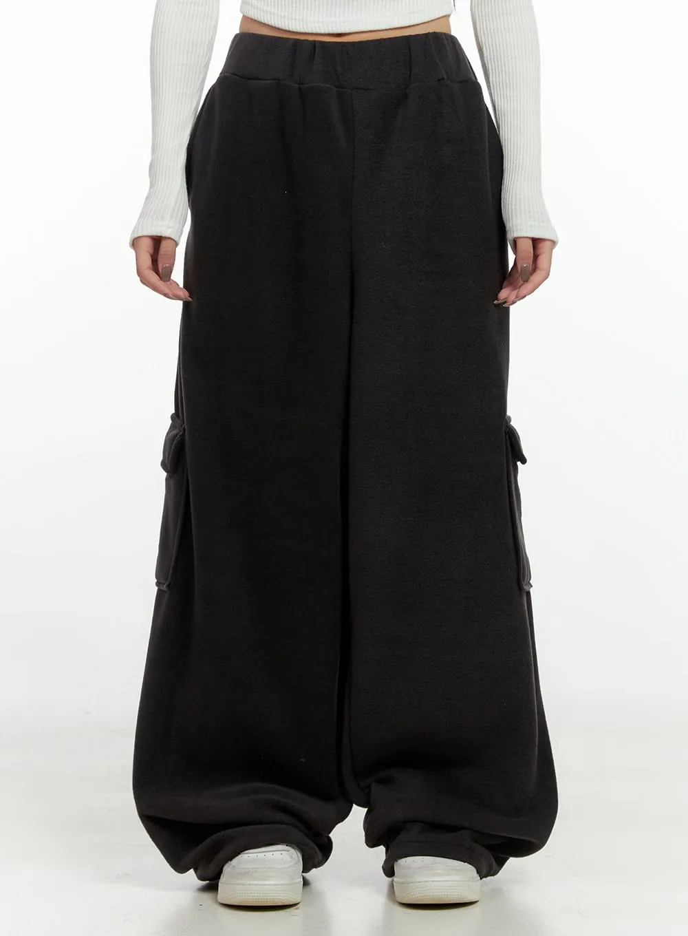 Wide-Fit Polyester Cargo Pocket Pants CN408