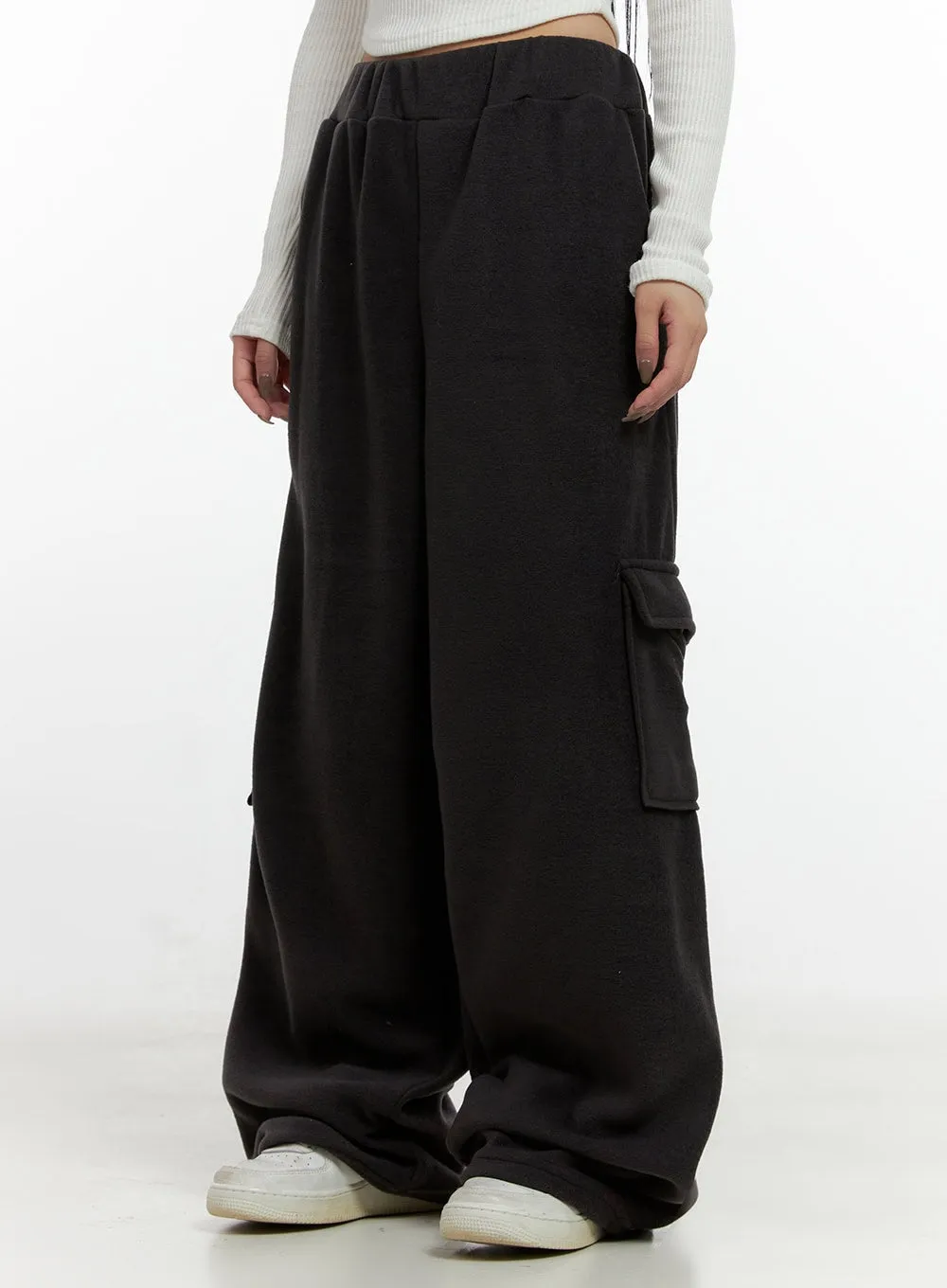 Wide-Fit Polyester Cargo Pocket Pants CN408